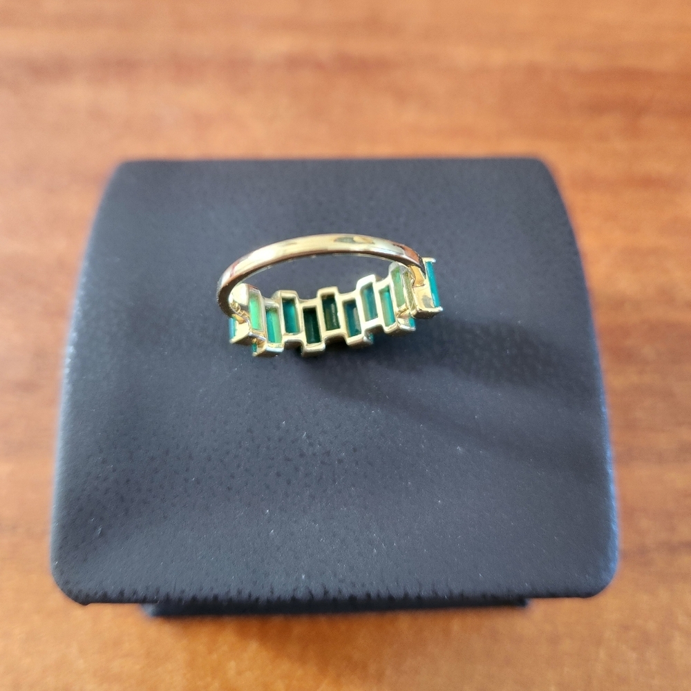 Elegant Gold and Green Onyx Ring Size 7 - Picture 7 of 8